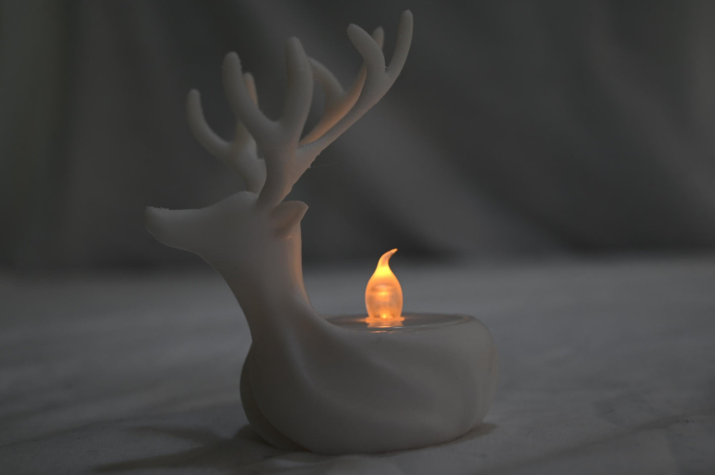 Christmas Reindeer Candle Light (Not for naked flame candle - Only use battery tea lights!) - Is Supplied with 1 x battery tealight