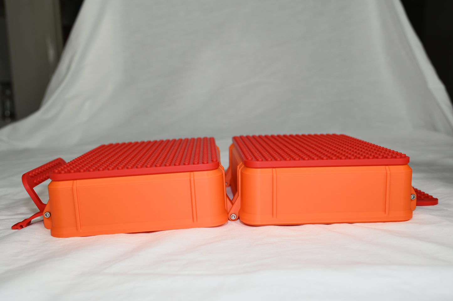 Building block portable carry case / play case. Lego compatible. Kids building block carry case turns into base for new creations