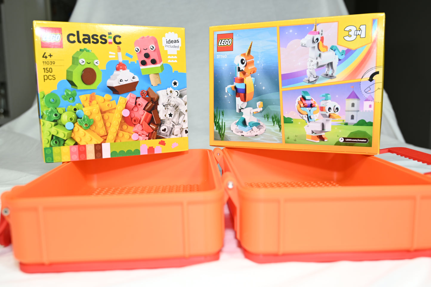 Building block portable carry case / play case. Lego compatible. Kids building block carry case turns into base for new creations