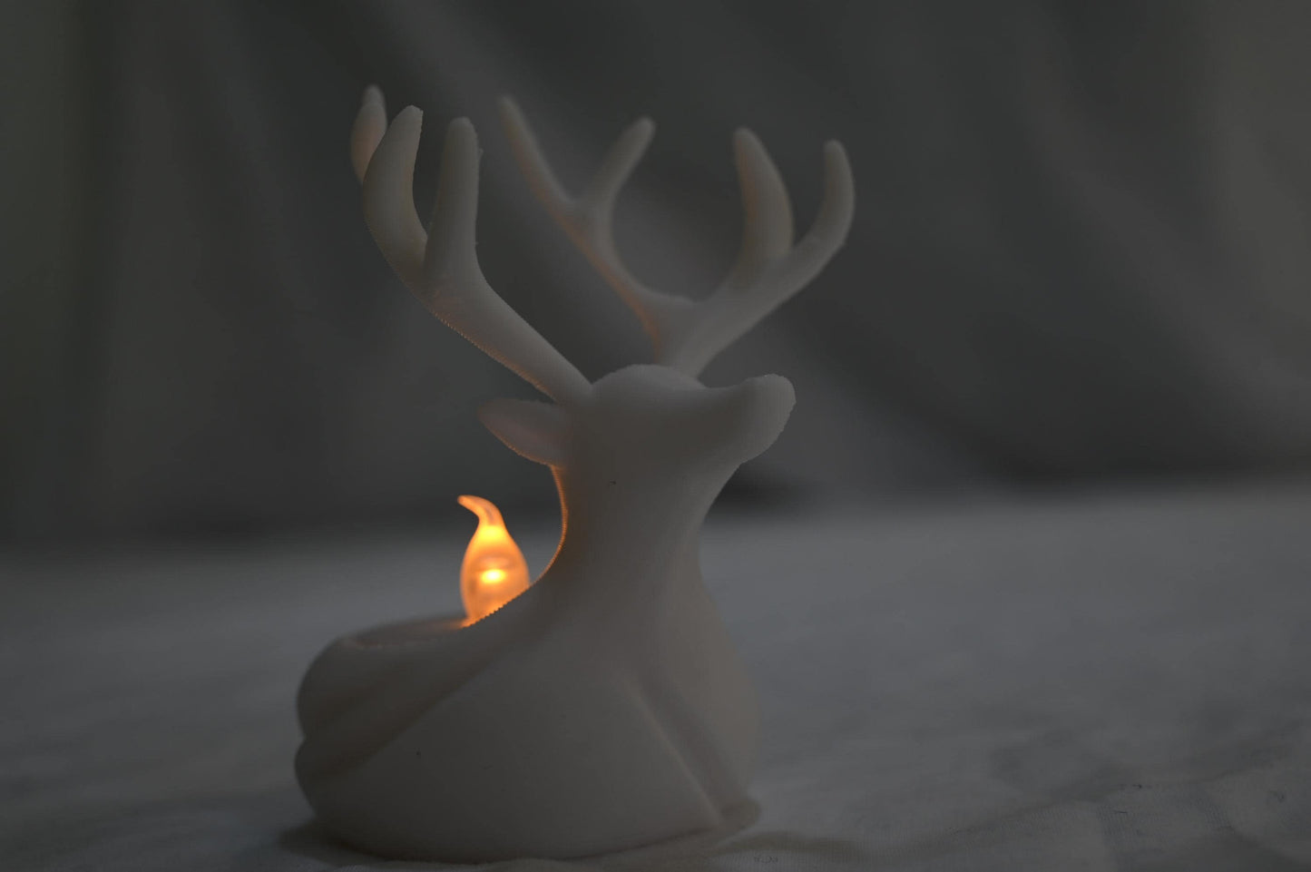 Christmas Reindeer Candle Light (Not for naked flame candle - Only use battery tea lights!) - Is Supplied with 1 x battery tealight