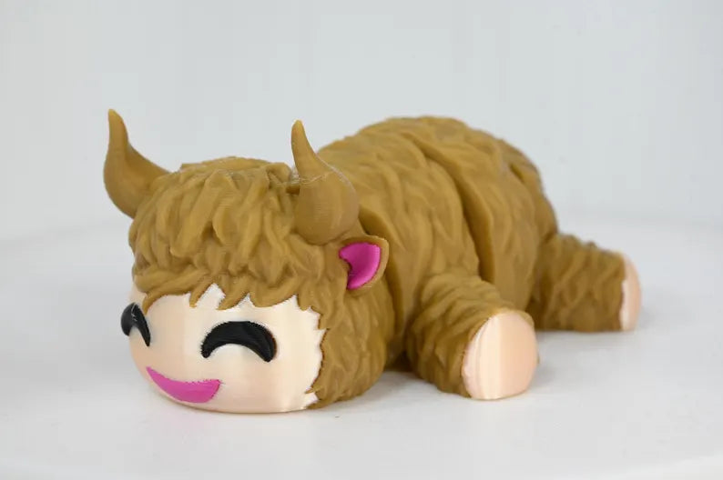 Articulated Highland Cow desk toy