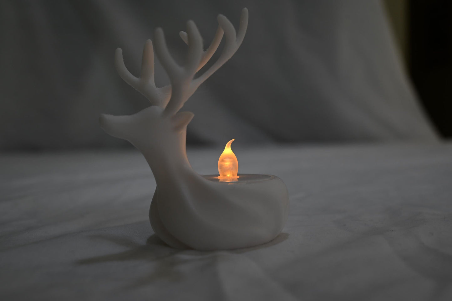 Christmas Reindeer Candle Light (Not for naked flame candle - Only use battery tea lights!) - Is Supplied with 1 x battery tealight