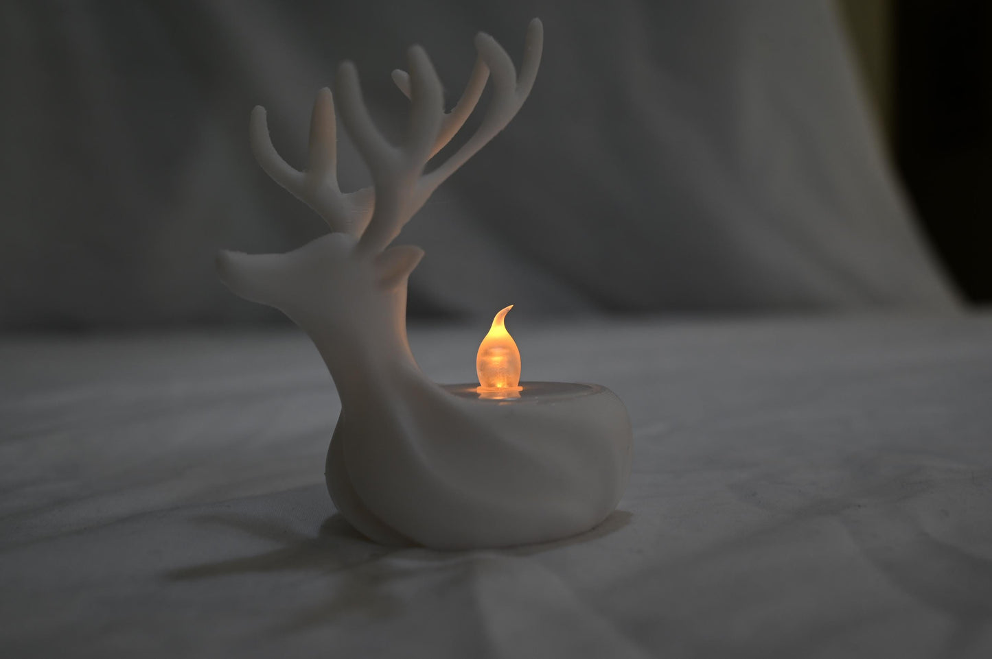 Christmas Reindeer Candle Light (Not for naked flame candle - Only use battery tea lights!) - Is Supplied with 1 x battery tealight