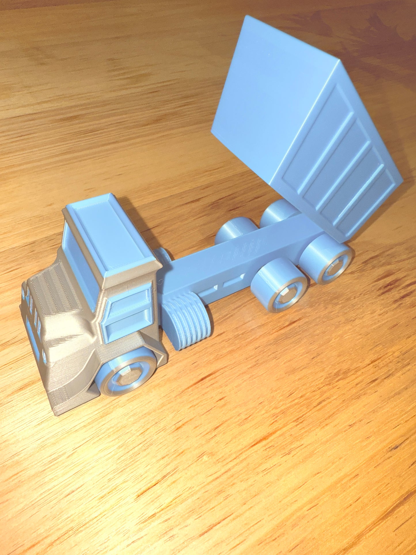 Semi-trailer tipper truck