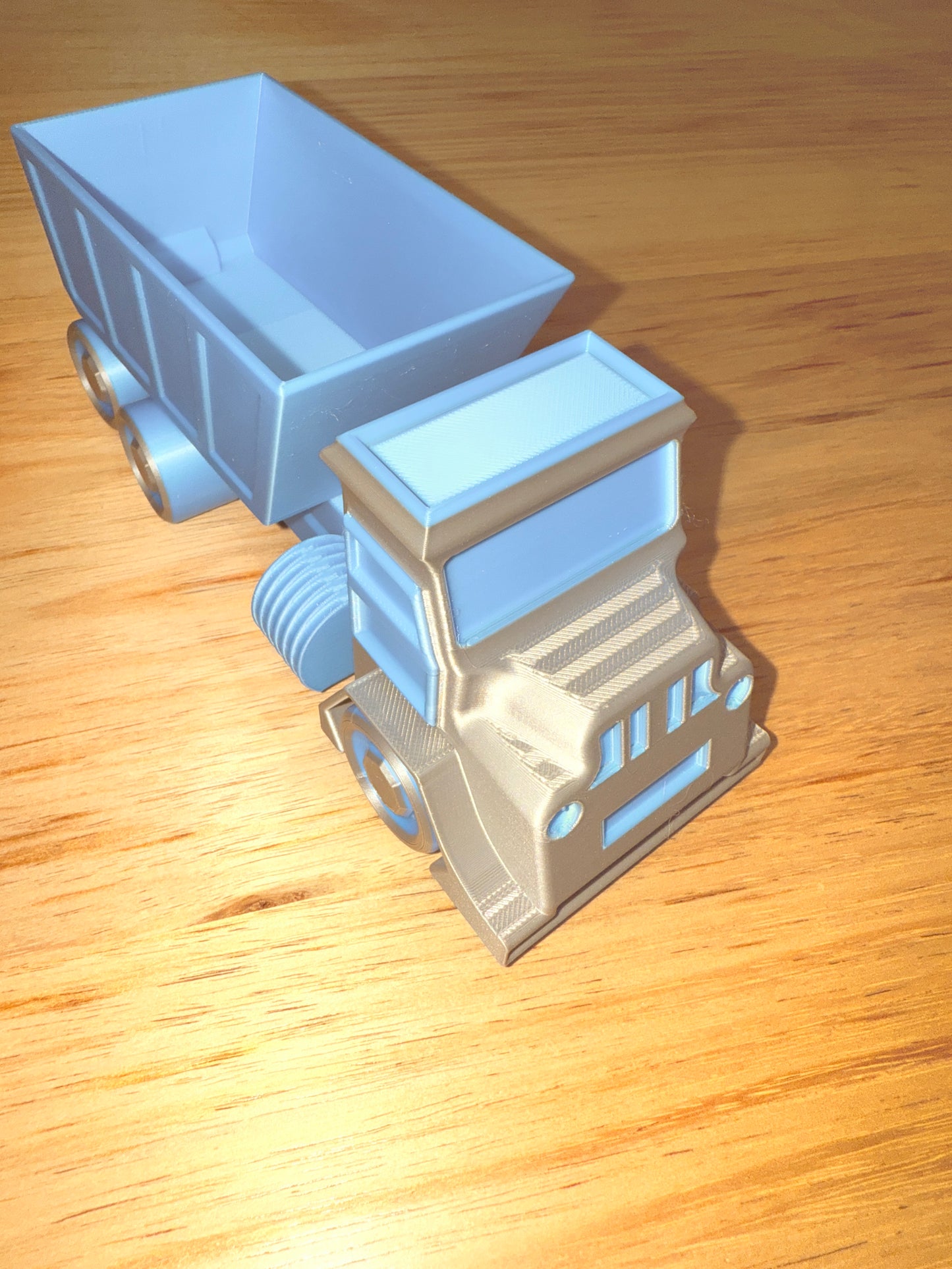 Semi-trailer tipper truck