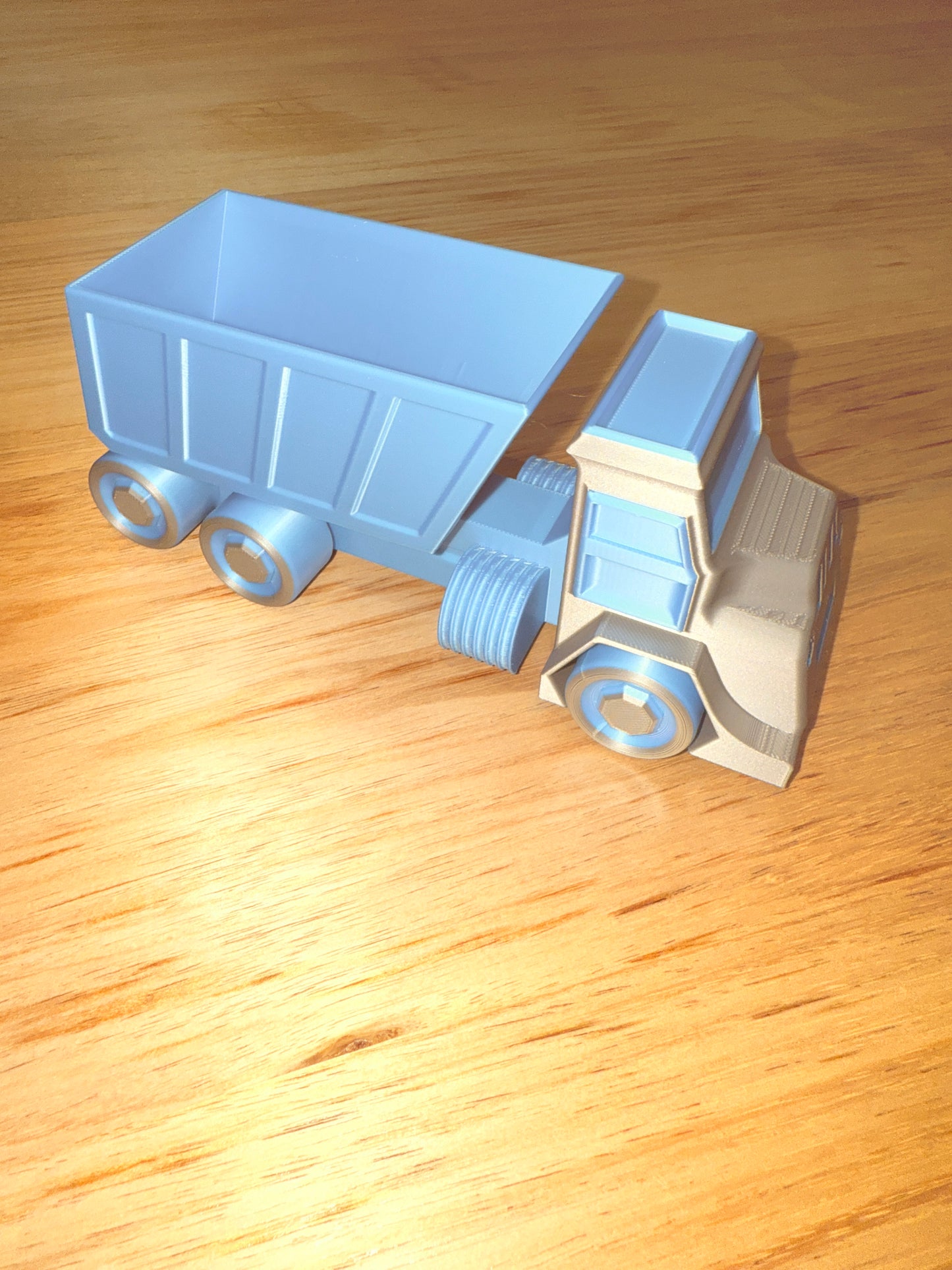 Semi-trailer tipper truck