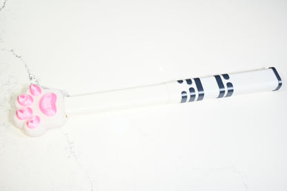 Extendable Cat paw back scratcher