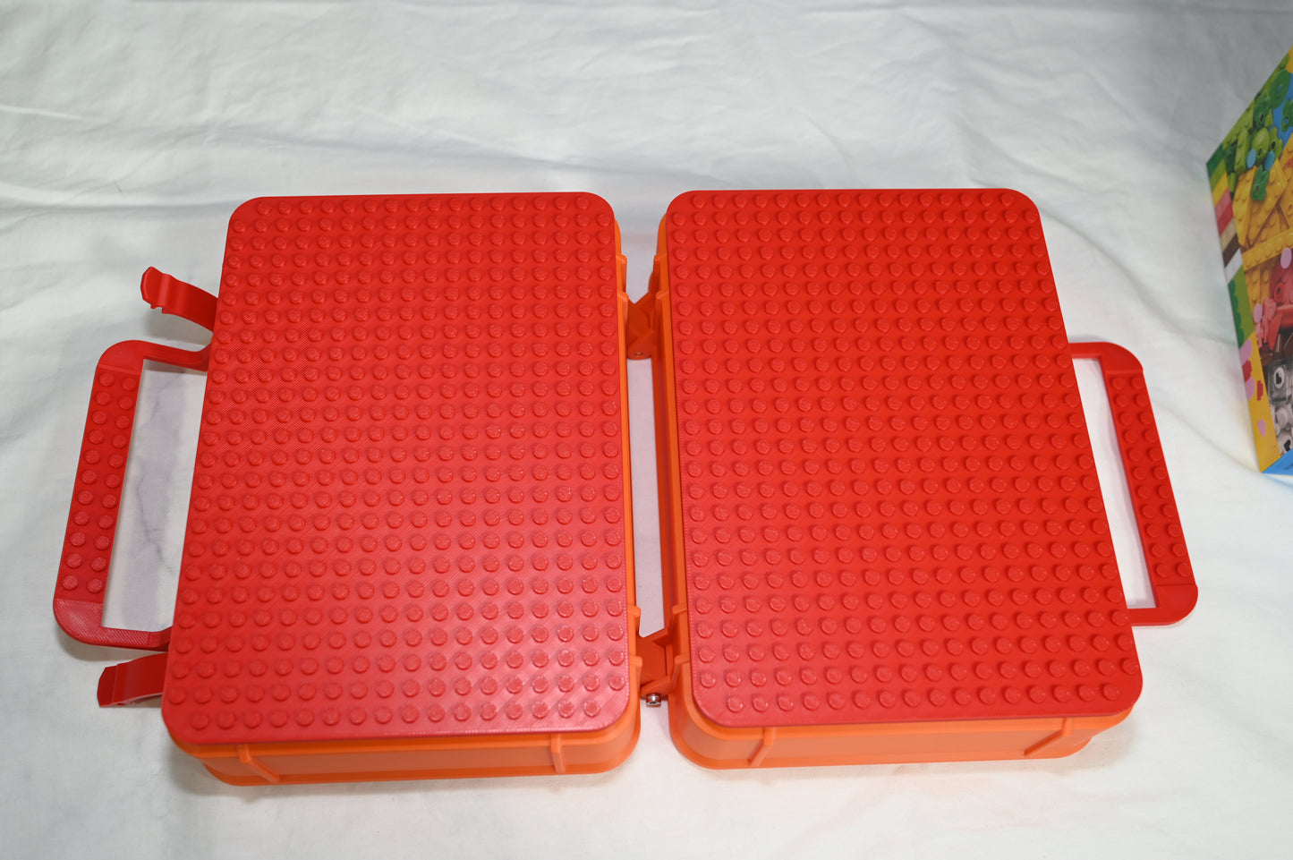 Building block portable carry case / play case. Lego compatible. Kids building block carry case turns into base for new creations