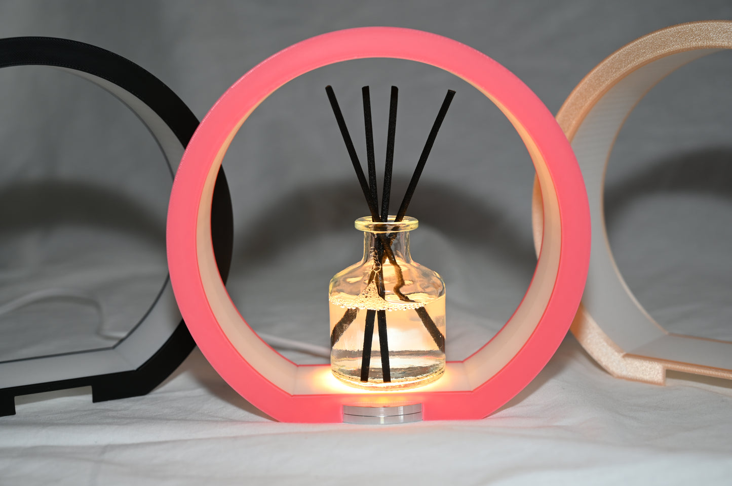 Round stylish diffuser lamp